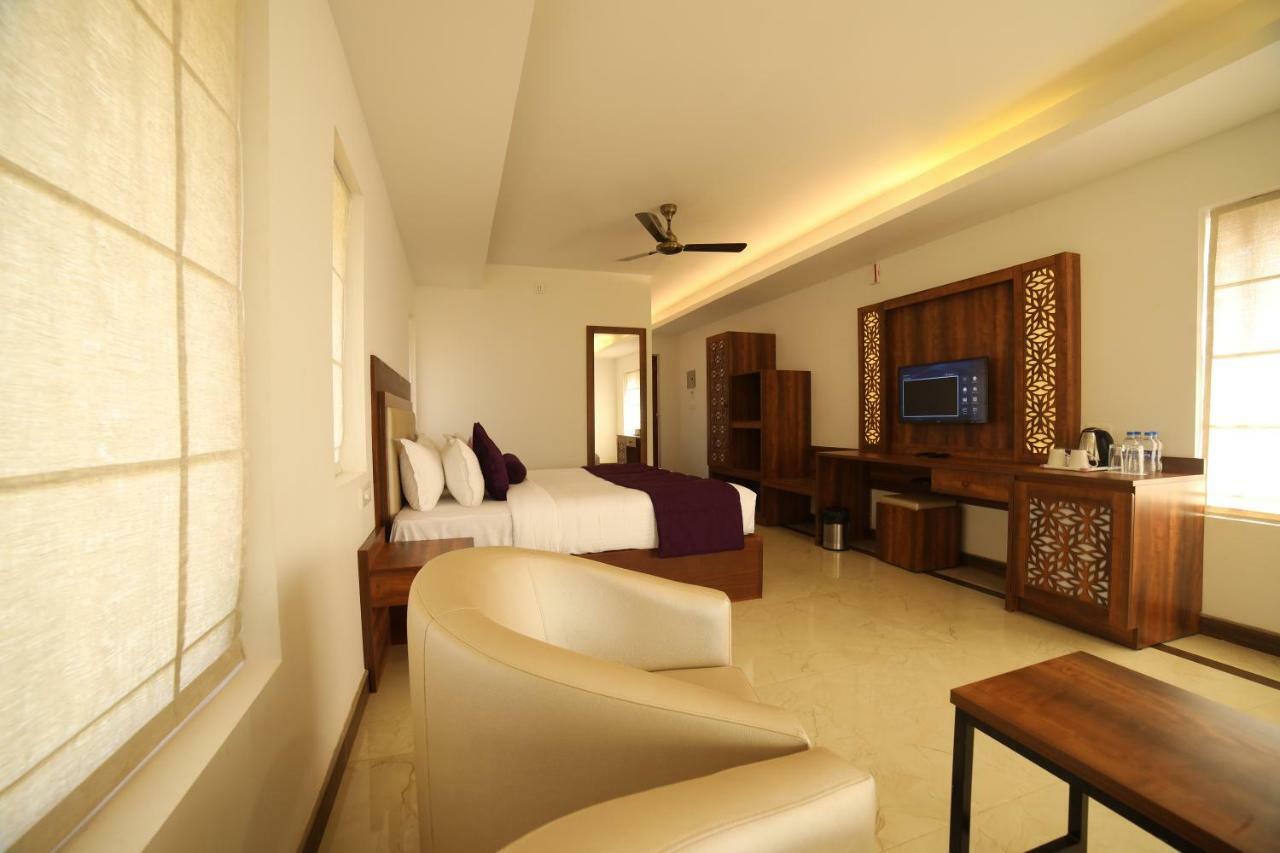 Contour Island Resort & Spa By Citrine Tariyod Exterior foto